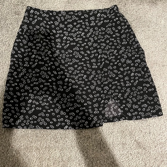 Shien Size Small Mini Skirt - Picture 1 of 3